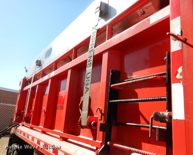 image for item DK7627 2003 International 7500  dump truck