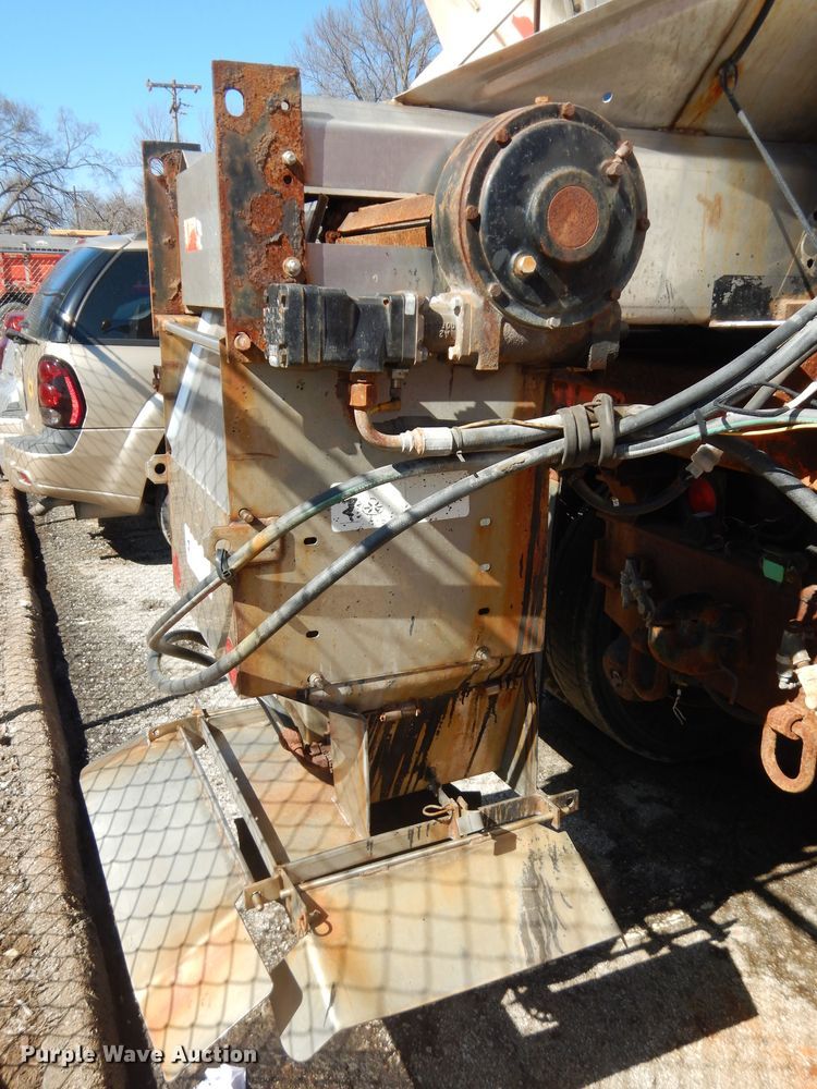 image for item DK7627 2003 International 7500  dump truck