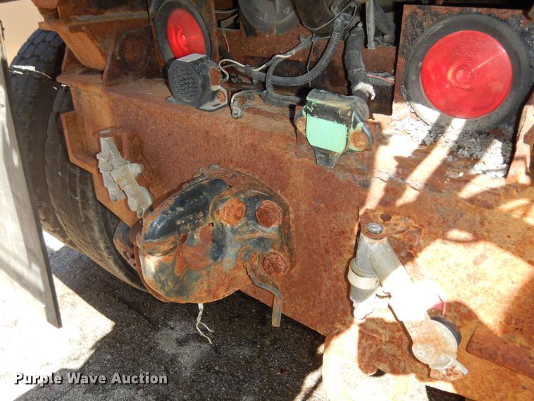 image for item DK7627 2003 International 7500  dump truck