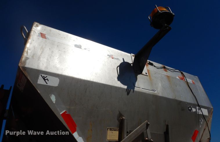 image for item DK7627 2003 International 7500  dump truck