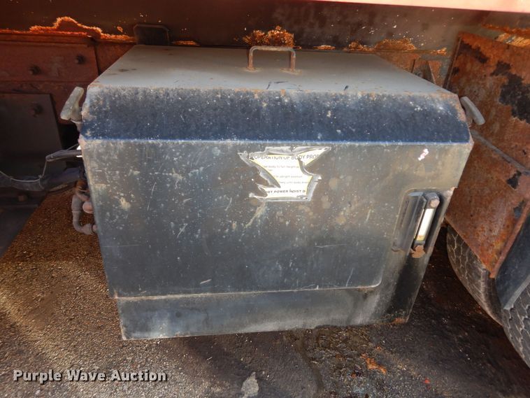 image for item DK7627 2003 International 7500  dump truck