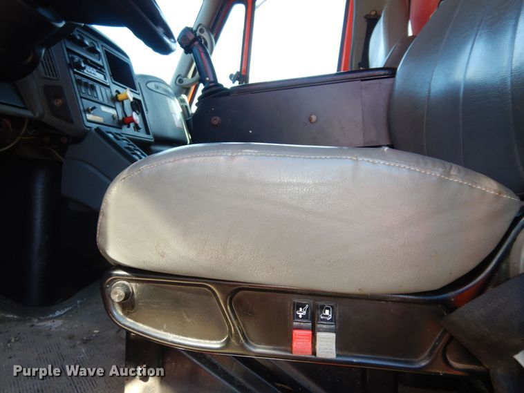 image for item DK7627 2003 International 7500  dump truck