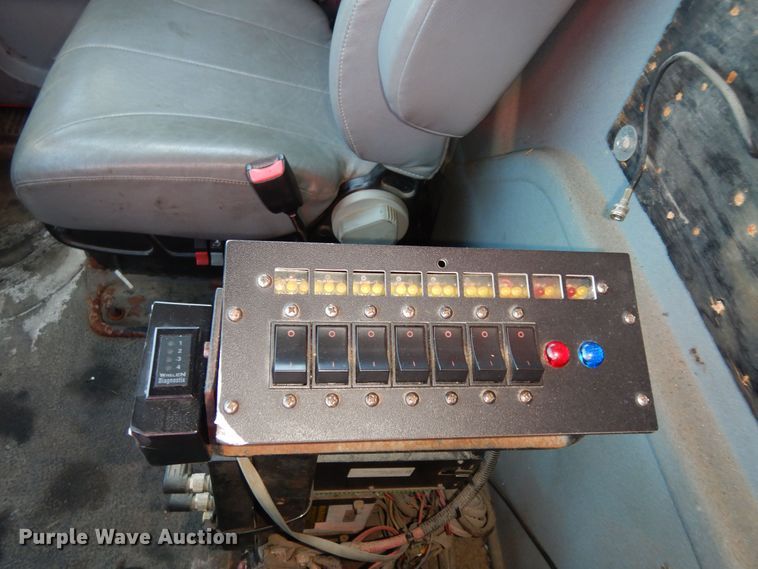 image for item DK7627 2003 International 7500  dump truck