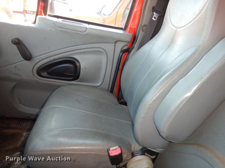 image for item DK7627 2003 International 7500  dump truck