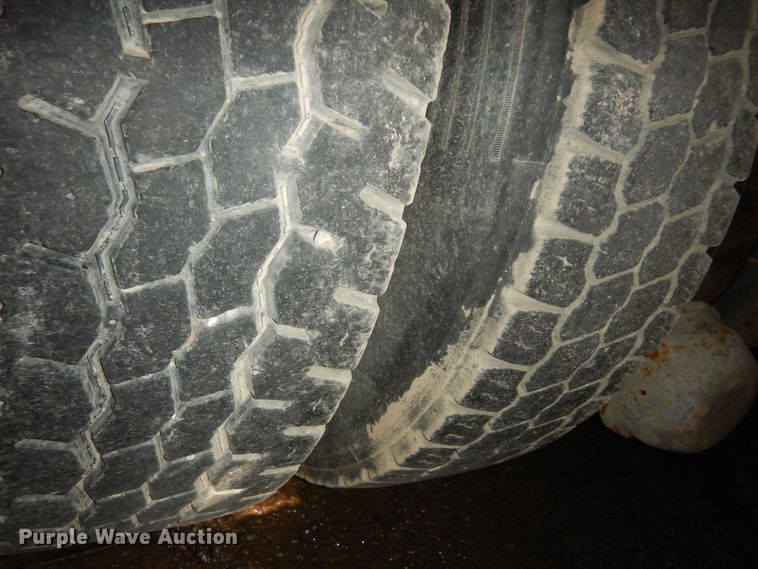 image for item DK7627 2003 International 7500  dump truck