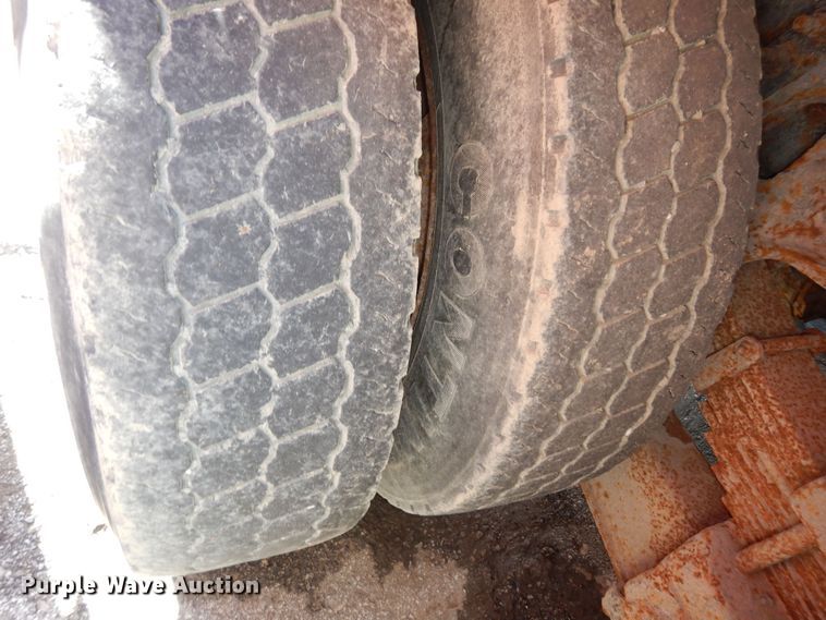 image for item DK7627 2003 International 7500  dump truck