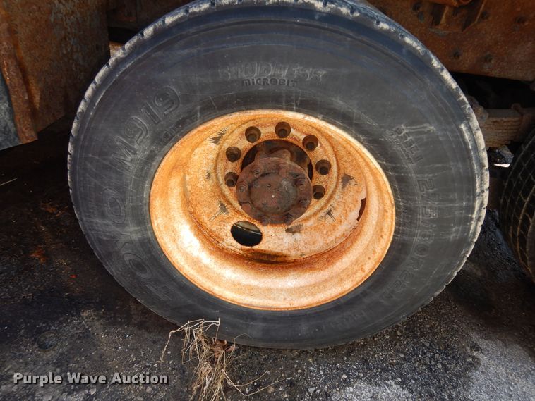 image for item DK7627 2003 International 7500  dump truck