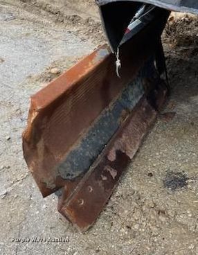 image for item DK7628 2006 Sterling LT7501  dump truck