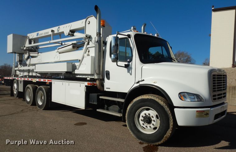 image for item DK7635 2006 Freightliner Business Class M2  bridge inspection truck