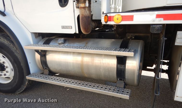 image for item DK7635 2006 Freightliner Business Class M2  bridge inspection truck