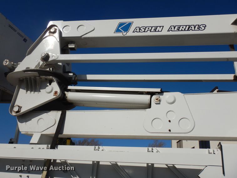 image for item DK7635 2006 Freightliner Business Class M2  bridge inspection truck