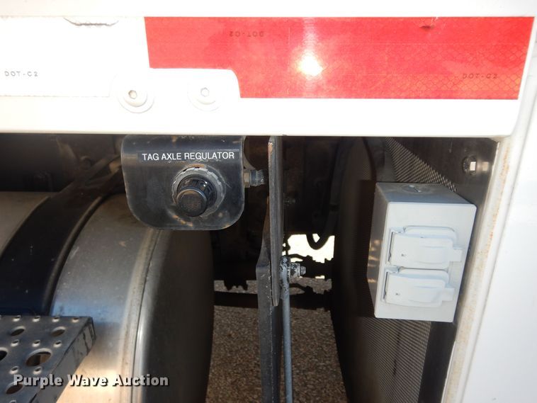 image for item DK7635 2006 Freightliner Business Class M2  bridge inspection truck