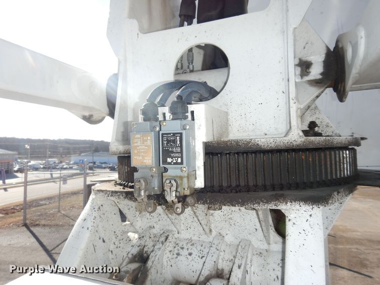 image for item DK7635 2006 Freightliner Business Class M2  bridge inspection truck