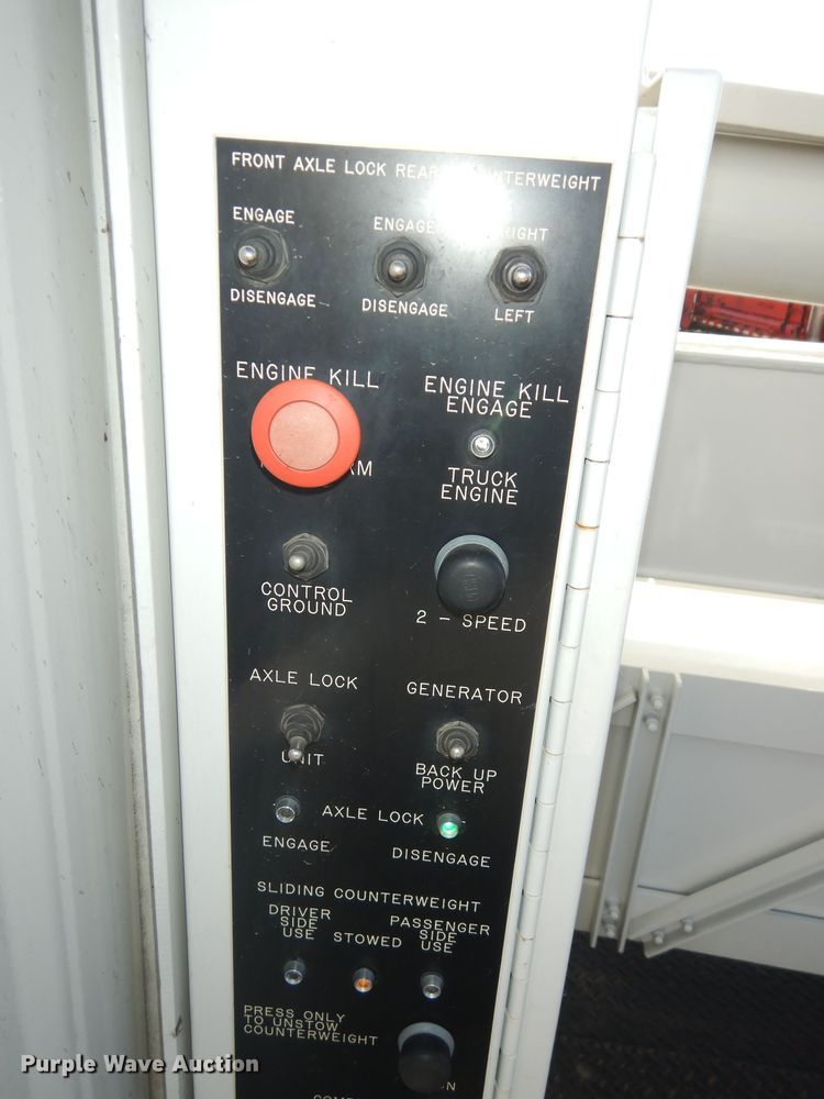 image for item DK7635 2006 Freightliner Business Class M2  bridge inspection truck