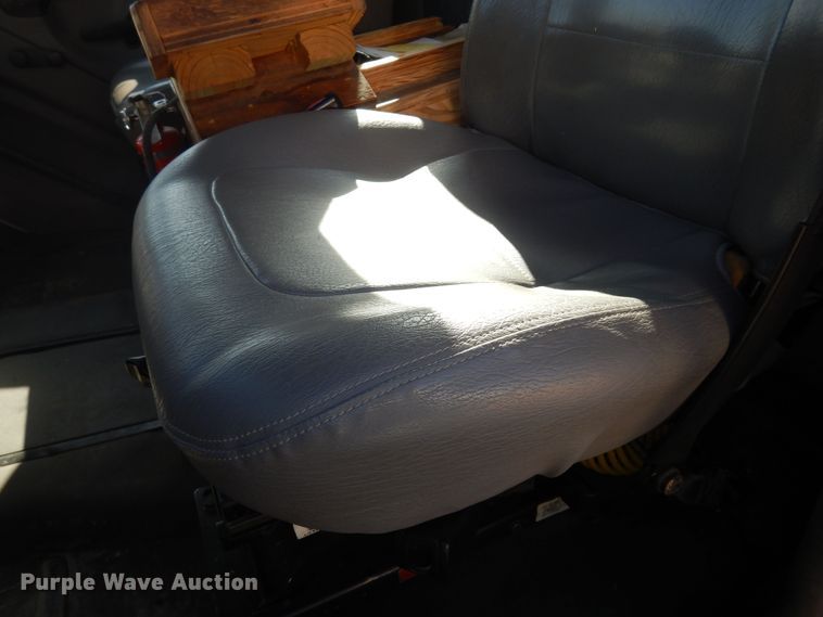 image for item DK7635 2006 Freightliner Business Class M2  bridge inspection truck