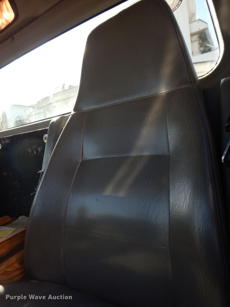 image for item DK7635 2006 Freightliner Business Class M2  bridge inspection truck