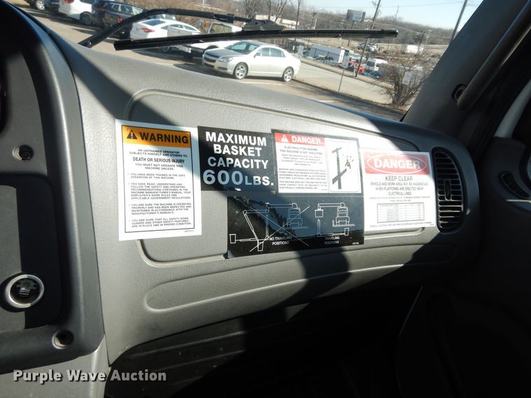 image for item DK7635 2006 Freightliner Business Class M2  bridge inspection truck