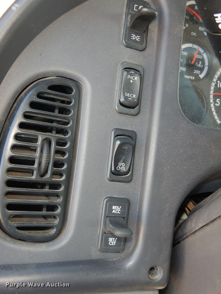 image for item DK7635 2006 Freightliner Business Class M2  bridge inspection truck