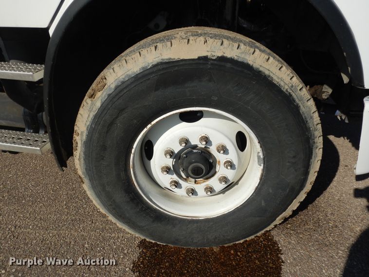 image for item DK7635 2006 Freightliner Business Class M2  bridge inspection truck