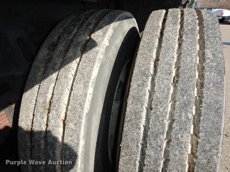 image for item DK7635 2006 Freightliner Business Class M2  bridge inspection truck