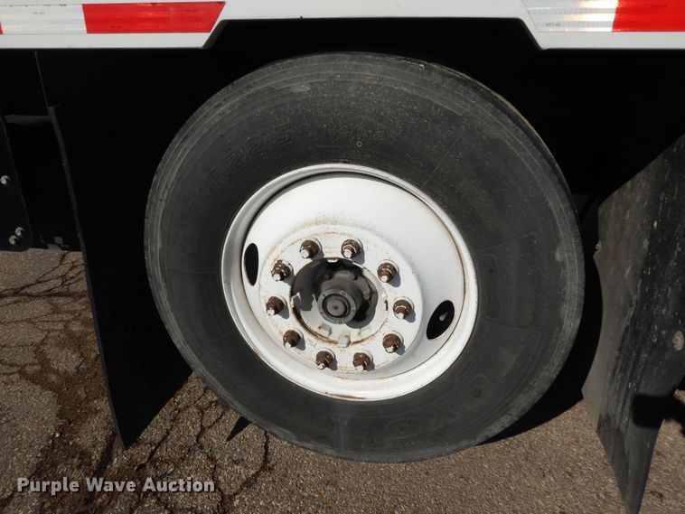 image for item DK7635 2006 Freightliner Business Class M2  bridge inspection truck