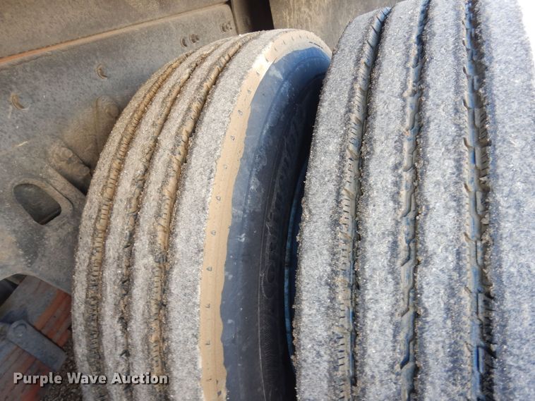 image for item DK7635 2006 Freightliner Business Class M2  bridge inspection truck