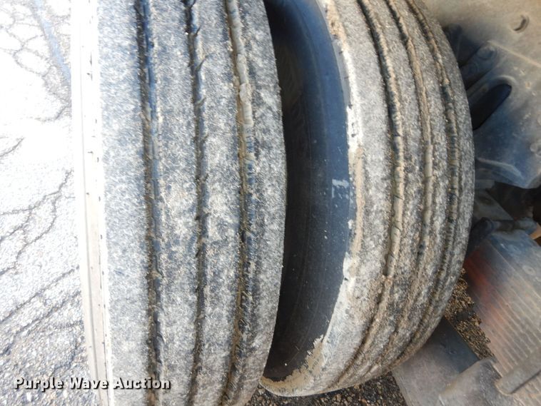 image for item DK7635 2006 Freightliner Business Class M2  bridge inspection truck