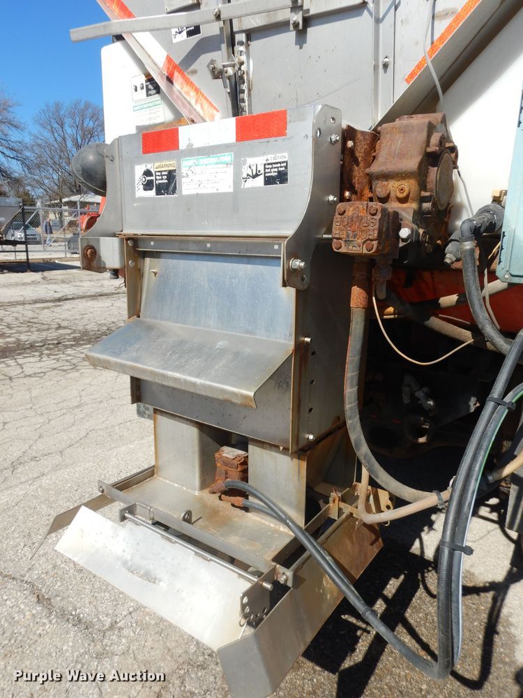 image for item DK7644 2005 Sterling LT7501  dump truck