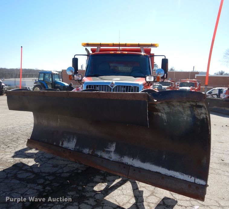 image for item DK7645 2007 International 7400  dump truck