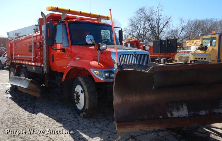 image for item DK7645 2007 International 7400  dump truck