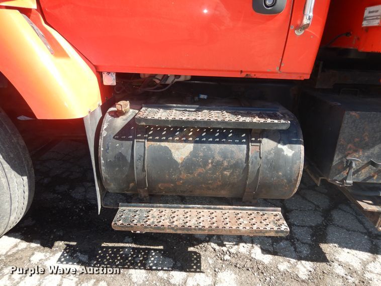 image for item DK7645 2007 International 7400  dump truck