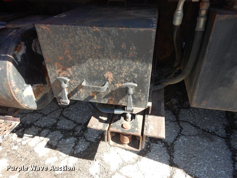 image for item DK7645 2007 International 7400  dump truck