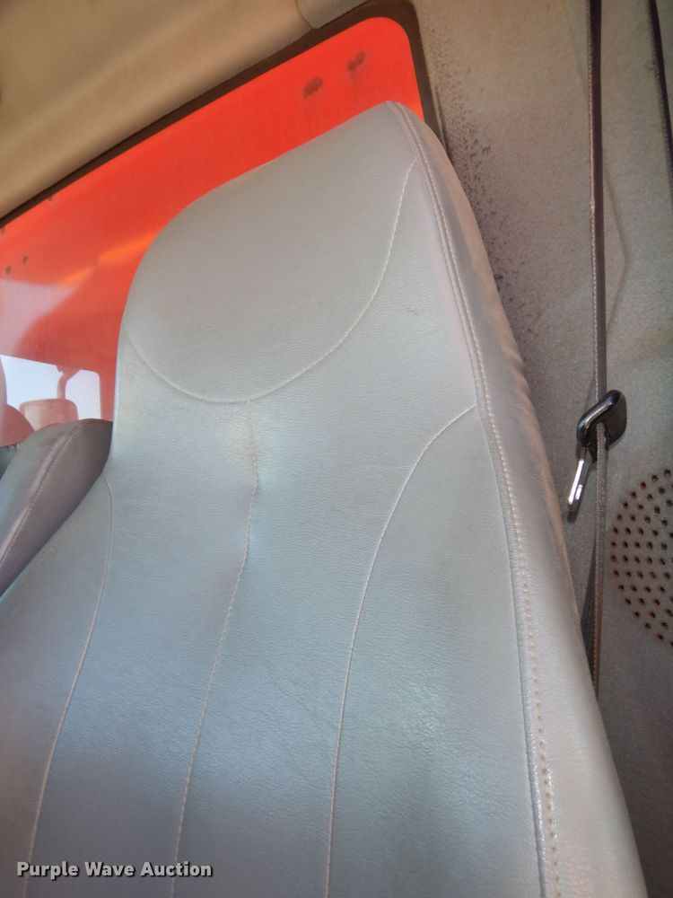 image for item DK7645 2007 International 7400  dump truck