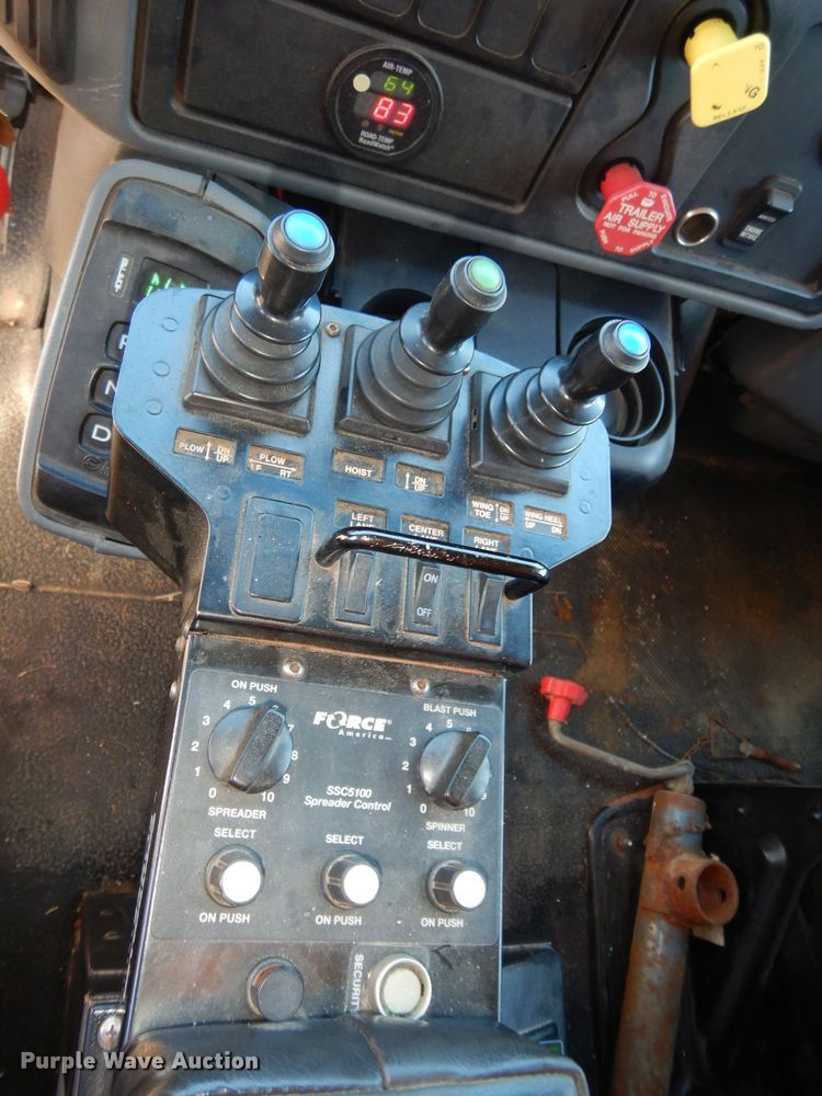 image for item DK7645 2007 International 7400  dump truck