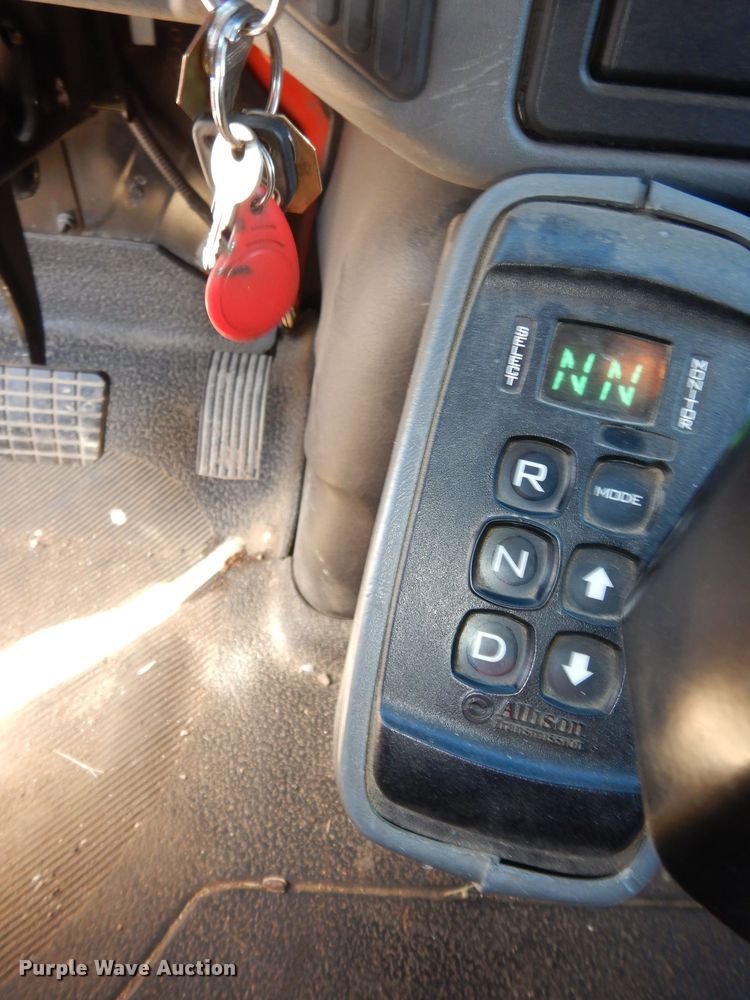 image for item DK7645 2007 International 7400  dump truck