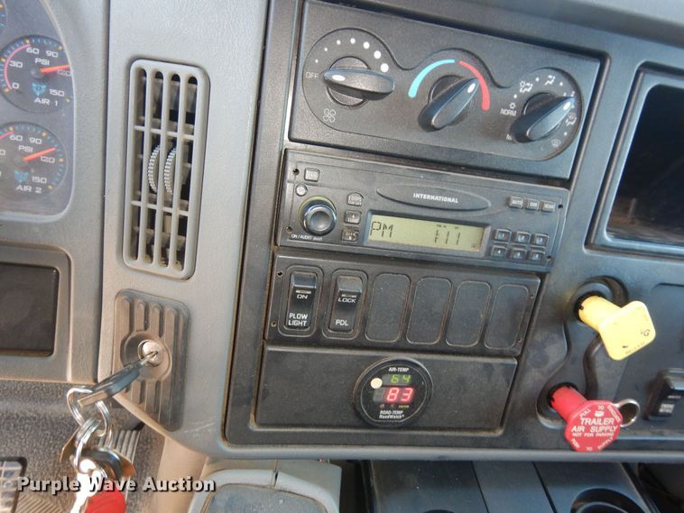 image for item DK7645 2007 International 7400  dump truck