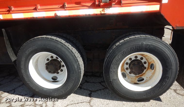 image for item DK7645 2007 International 7400  dump truck