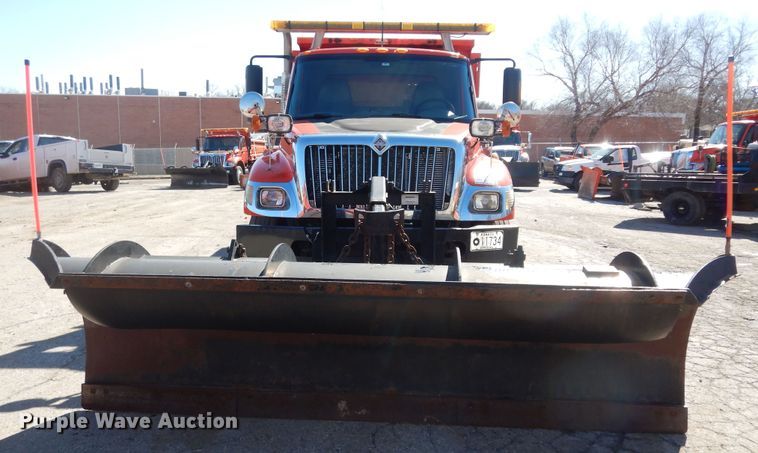 image for item DK7646 2007 International 7400  dump truck