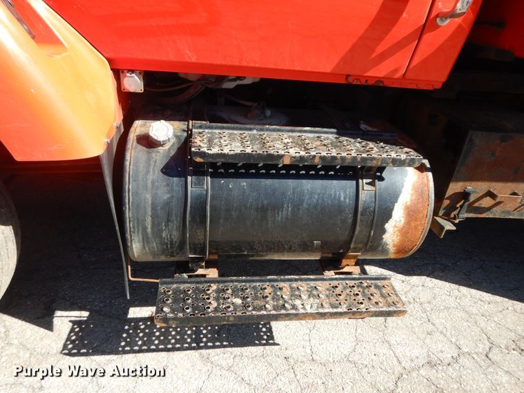 image for item DK7646 2007 International 7400  dump truck