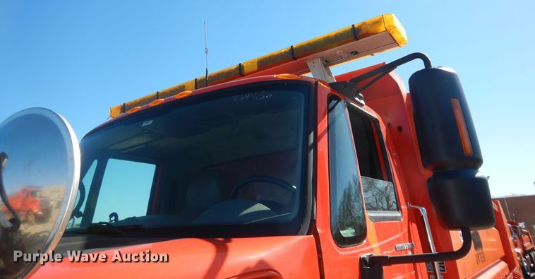image for item DK7646 2007 International 7400  dump truck