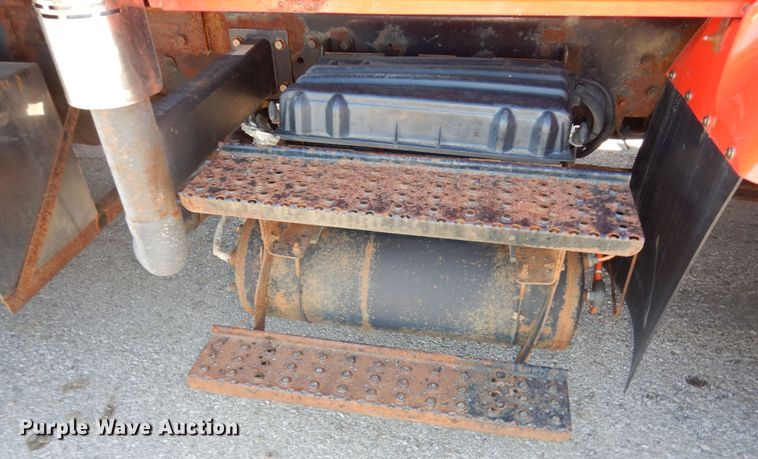 image for item DK7646 2007 International 7400  dump truck