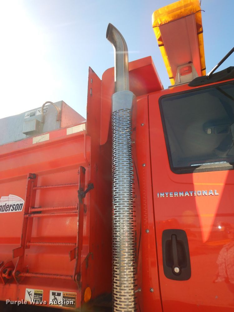 image for item DK7646 2007 International 7400  dump truck