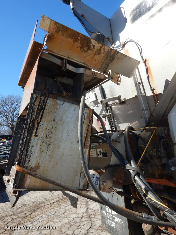 image for item DK7646 2007 International 7400  dump truck