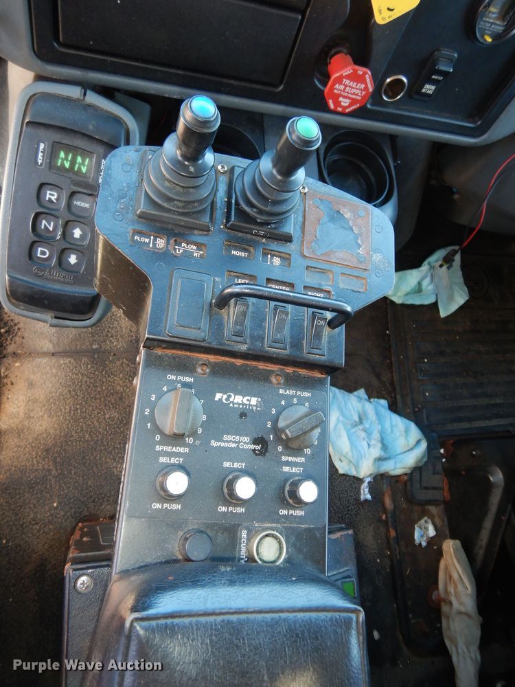 image for item DK7646 2007 International 7400  dump truck