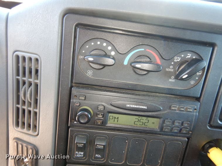 image for item DK7646 2007 International 7400  dump truck