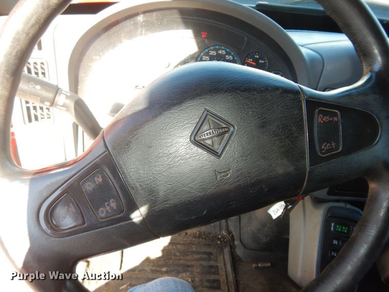 image for item DK7646 2007 International 7400  dump truck