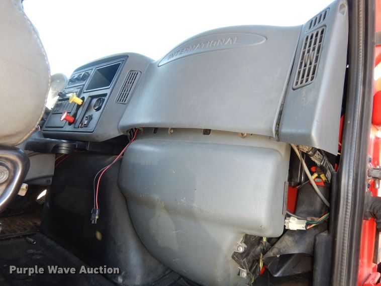 image for item DK7646 2007 International 7400  dump truck