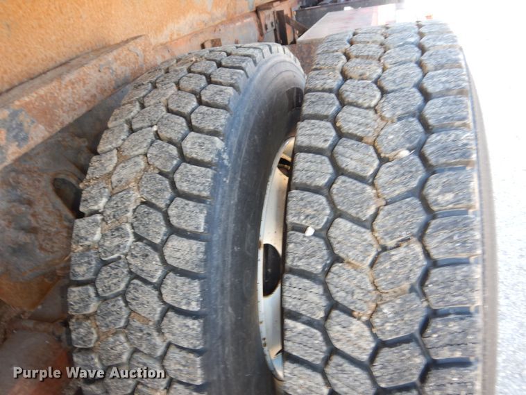 image for item DK7646 2007 International 7400  dump truck