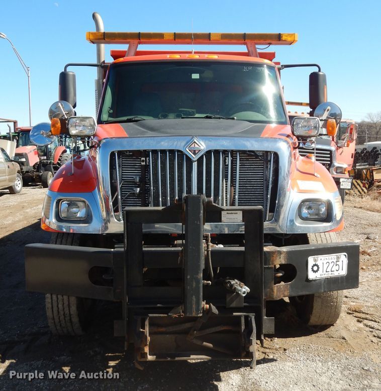 image for item DK7647 2007 International 7400  dump truck