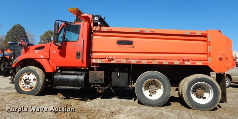 image for item DK7647 2007 International 7400  dump truck